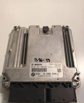 BMW 5 F10 F11 Engine control unit/module 0281031950 8586540 030419183