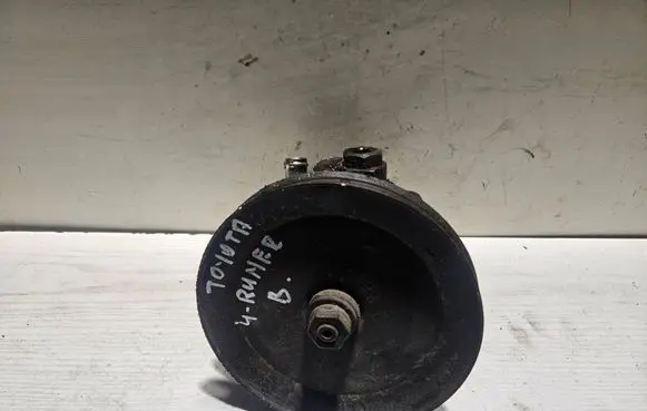 Toyota 4 Runner N120 N130 Power steering pump 