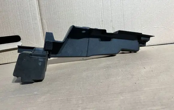 Renault Koleos II Fender end trim 663767584R