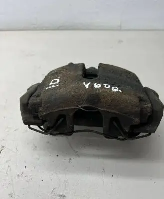 Volkswagen PASSAT B6 Front brake caliper
