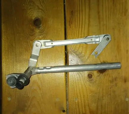 Volkswagen Golf Plus Front wiper linkage 5M0955023E