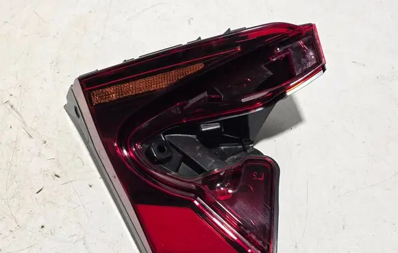 Tailgate rear/tail lights