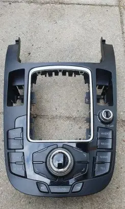 Head unit multimedia control