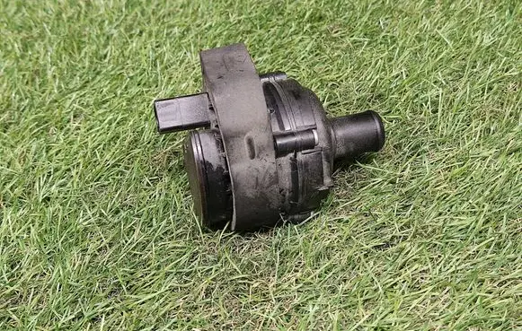 Mercedes-Benz ML W164 Electric auxiliary coolant/water pump A2118350364 0392023000
