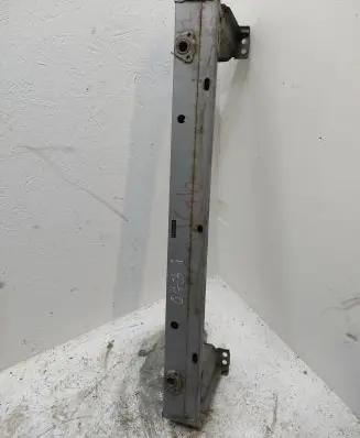 Toyota Avensis T270 Front bumper cross member