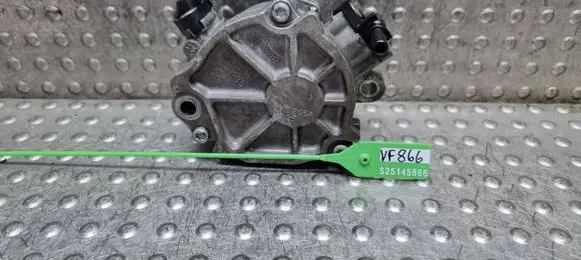Ford Focus Vacuum pump S25145866 9804021880