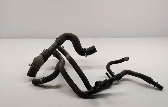 Engine coolant pipe/hose