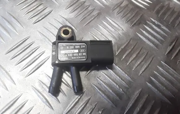 Mercedes-Benz Vito Viano W639 Exhaust gas pressure sensor 0281006214 A6429050200