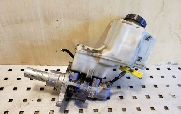 Volkswagen PASSAT B8 Master brake cylinder 5Q2611301B