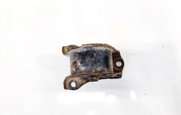 Honda Civic Engine mount bracket