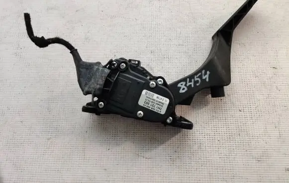Volkswagen Transporter - Caravelle T5 Accelerator throttle pedal 7H1721503 6PV00849503