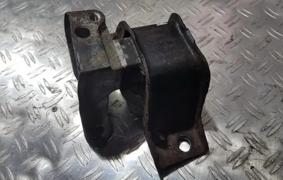 Nissan Micra Engine mount bracket 8200131305 nenustayta