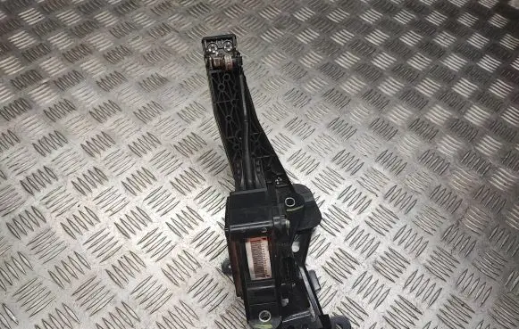Honda Civic Accelerator throttle pedal 31305J25