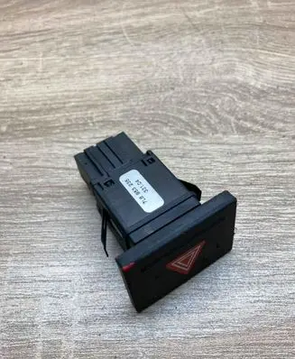 Volkswagen Touareg I Hazard light switch 7L6953235