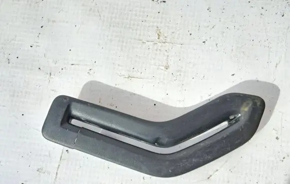 Volvo V50 Seat belt trim 8665744