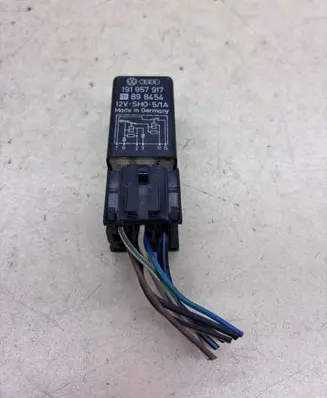 Volkswagen Golf II Other relay 191957917 898454