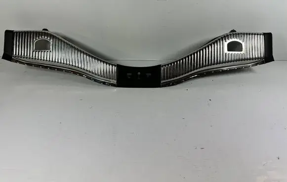 Trunk/boot sill cover protection