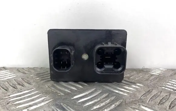 Jeep Cherokee Glow plug pre-heat relay 0281003060