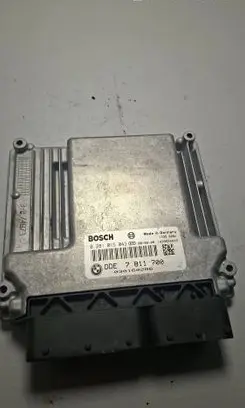 BMW 3 E92 E93 Engine control unit/module 0281015043 7811700 030160286