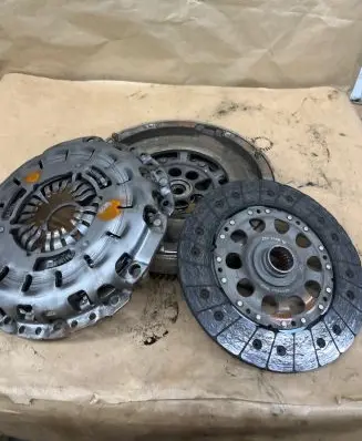 BMW 3 E90 E91 Clutch set kit 324033610