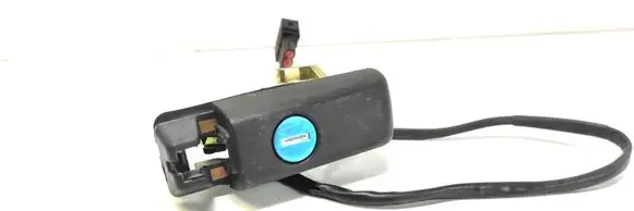 Volkswagen PASSAT B3 Front door lock (next to the handle) 