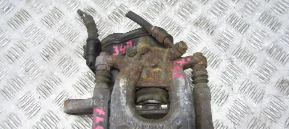 Nissan Qashqai Rear brake caliper