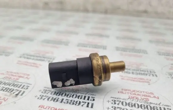 Volkswagen Golf V Coolant temperature sensor 