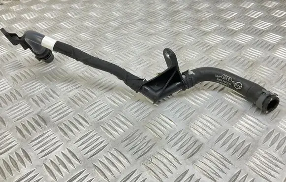 Engine coolant pipe/hose