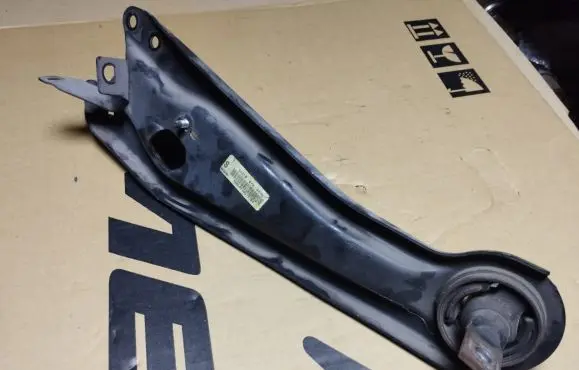Acura MDX II Rear upper control arm/wishbone