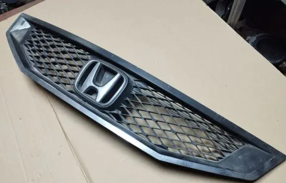 Honda Accord Front bumper upper radiator grill APC0601670304
