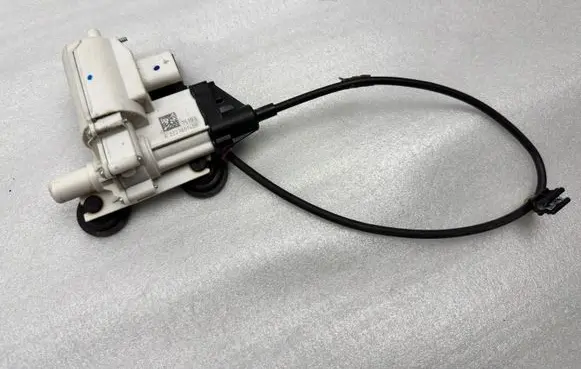 Mercedes-Benz S W222 Front door lock A2227601400