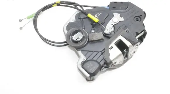 Toyota Auris 150 Coupe door lock (next to the handle) 
