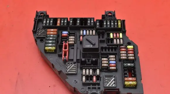 BMW 5 E60 E61 Fuse box set 9210857