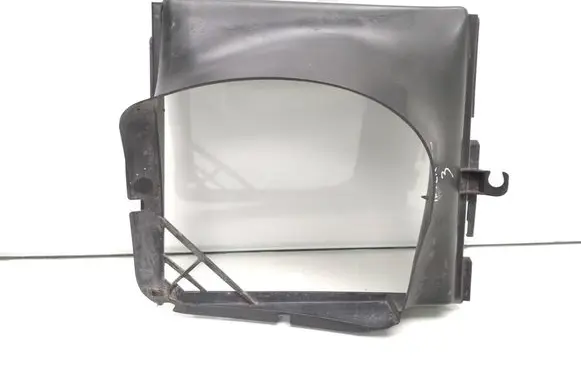 Volkswagen Touareg I Intercooler air channel guide 7L0117340