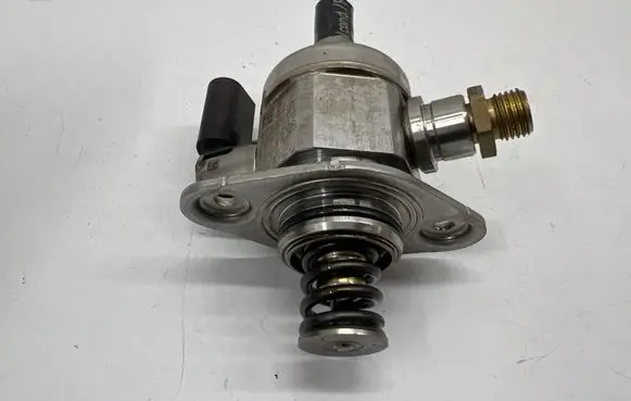 Audi A4 S4 B9 Fuel injection high pressure pump 06G127025G