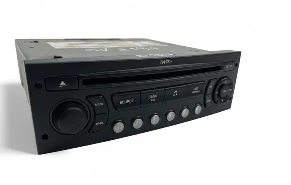 Radio/CD/DVD/GPS head unit