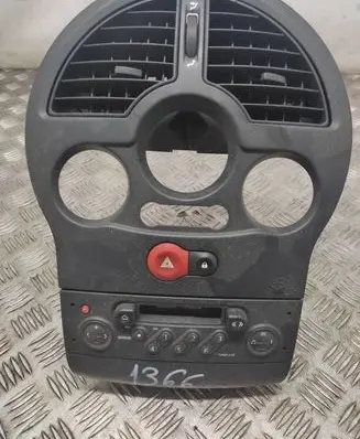 Renault Modus Radio/CD/DVD/GPS head unit 8200256140TT960