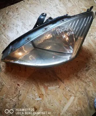 Ford Focus Headlight/headlamp 9420 9422 XS4X13006