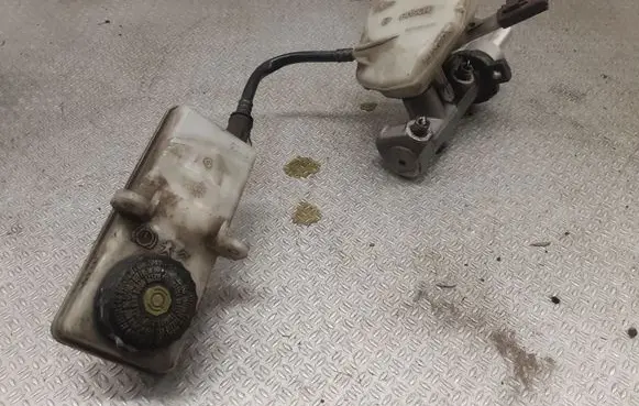 Peugeot 307 Master brake cylinder 0204224576