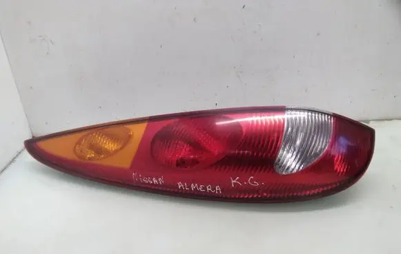 Nissan Almera Tino Rear/tail lights