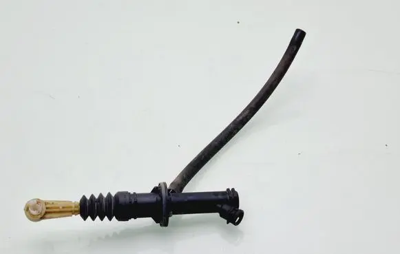 Renault Megane III Clutch master cylinder 306107195R