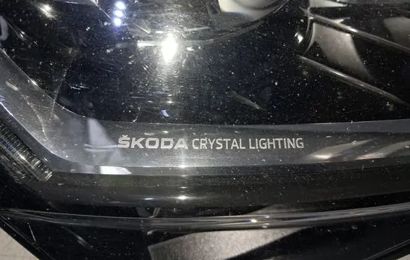 Skoda Superb B8 (3V) Headlight/headlamp 3V1.941.016D MDE922430