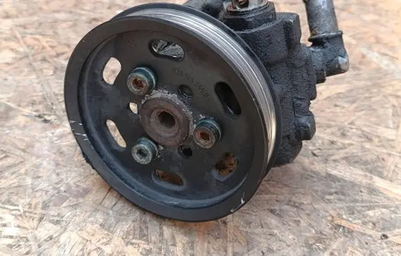 Audi A4 S4 B6 8E 8H Power steering pump 91128