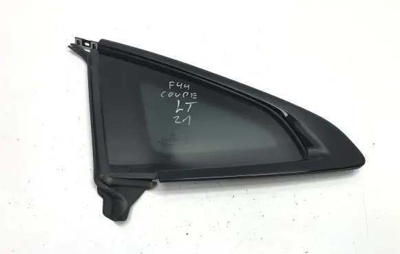 BMW 2 F44 Rear side window 7483159