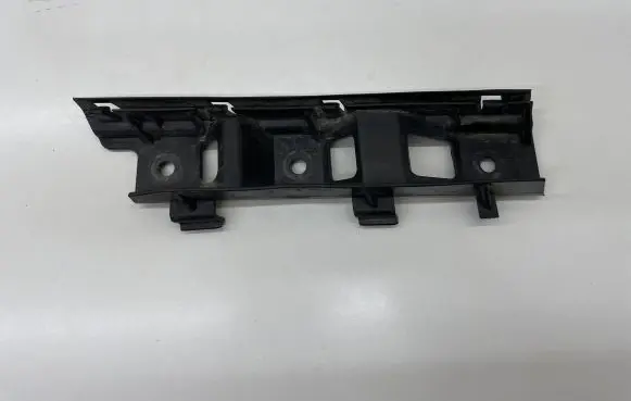 Volkswagen PASSAT B6 Front bumper mounting bracket 3C0807184