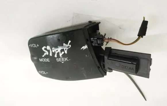 Ford Focus Multifunctional control switch/knob 