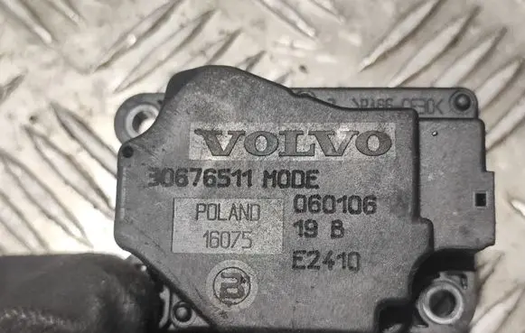 Volvo XC70 Air flap motor/actuator 30676511