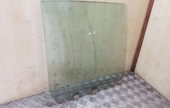 Opel Frontera B Rear door window glass