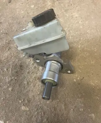 Mercedes-Benz E W210 Master brake cylinder 755012 2125