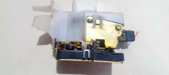 Renault Espace III Front door lock